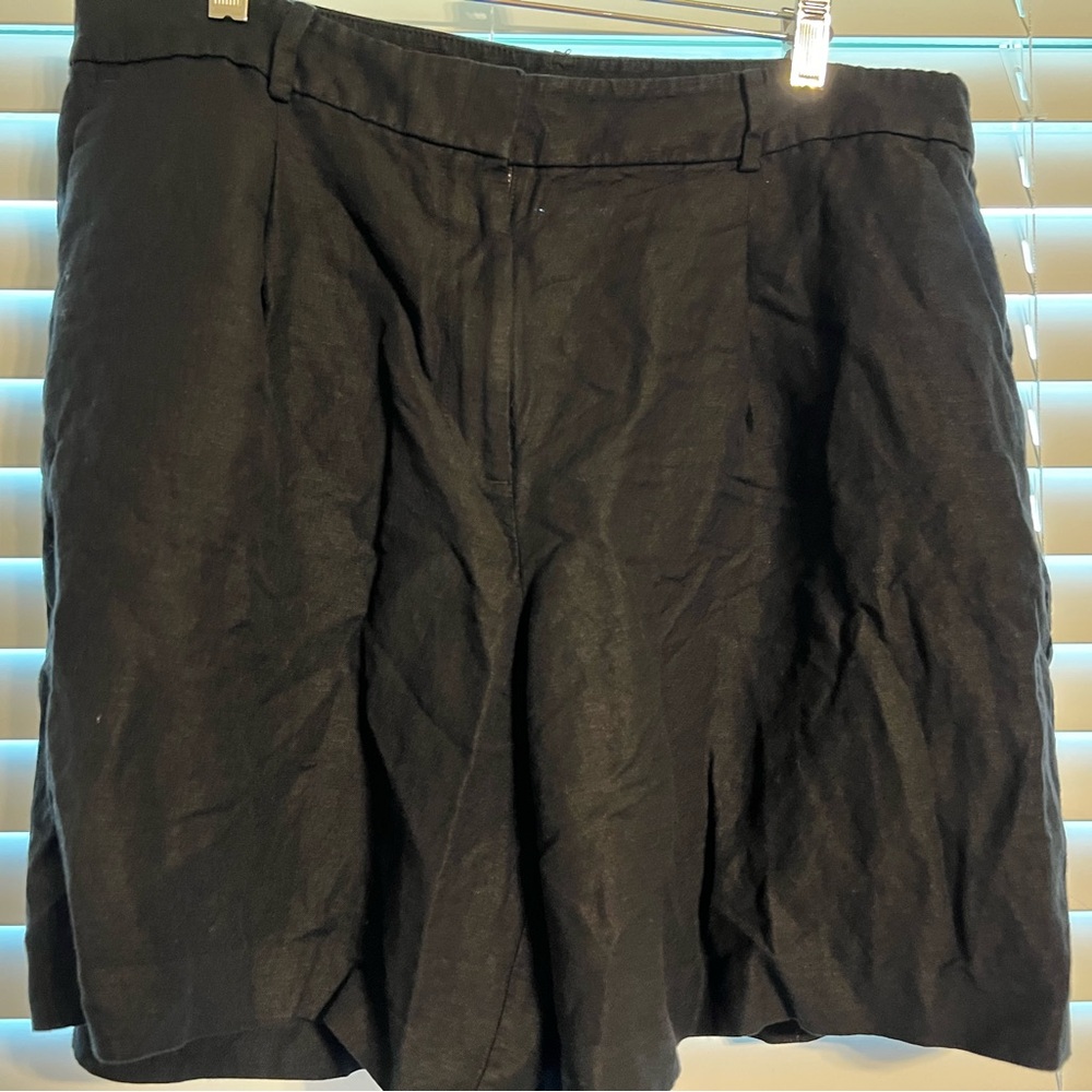 Women’s Linen blend Black Shorts